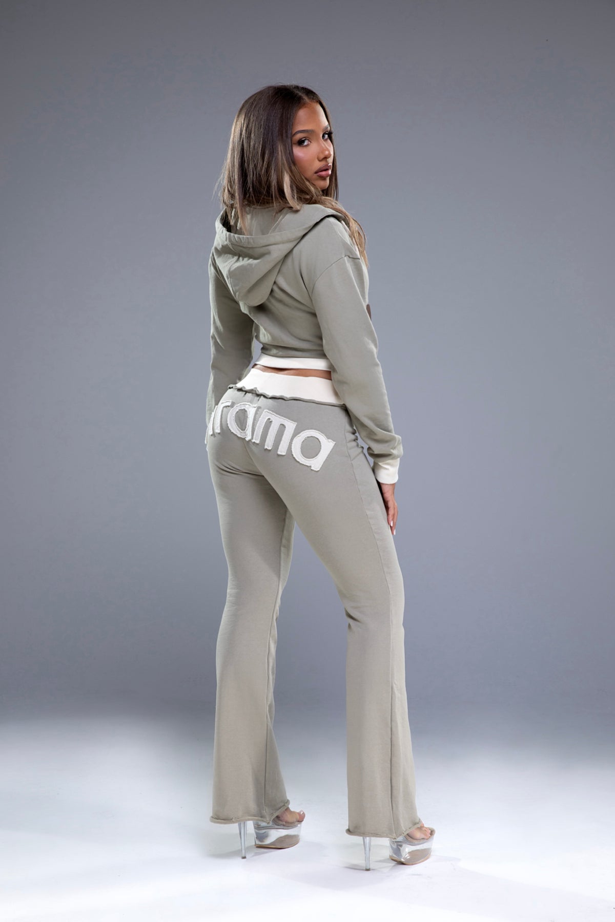 BABY DOLL SWEATPANTS - KHAKI / CREAM