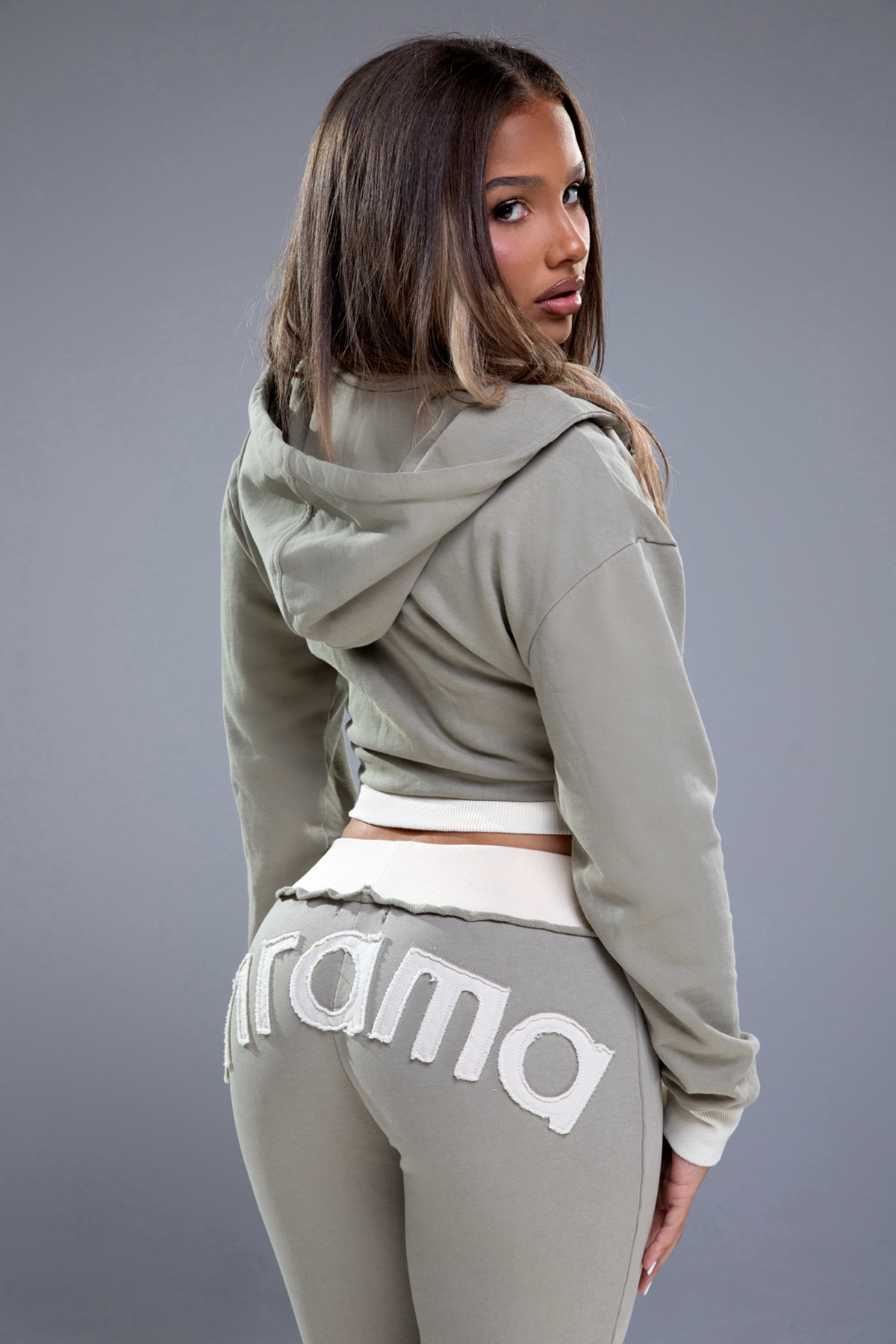 BABY DOLL SWEATPANTS - KHAKI / CREAM