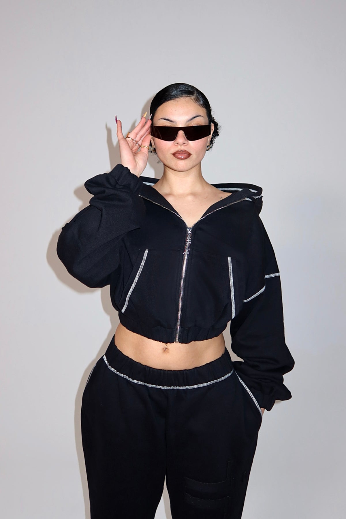 STARLETTE ZIP HOODIE - BLACK