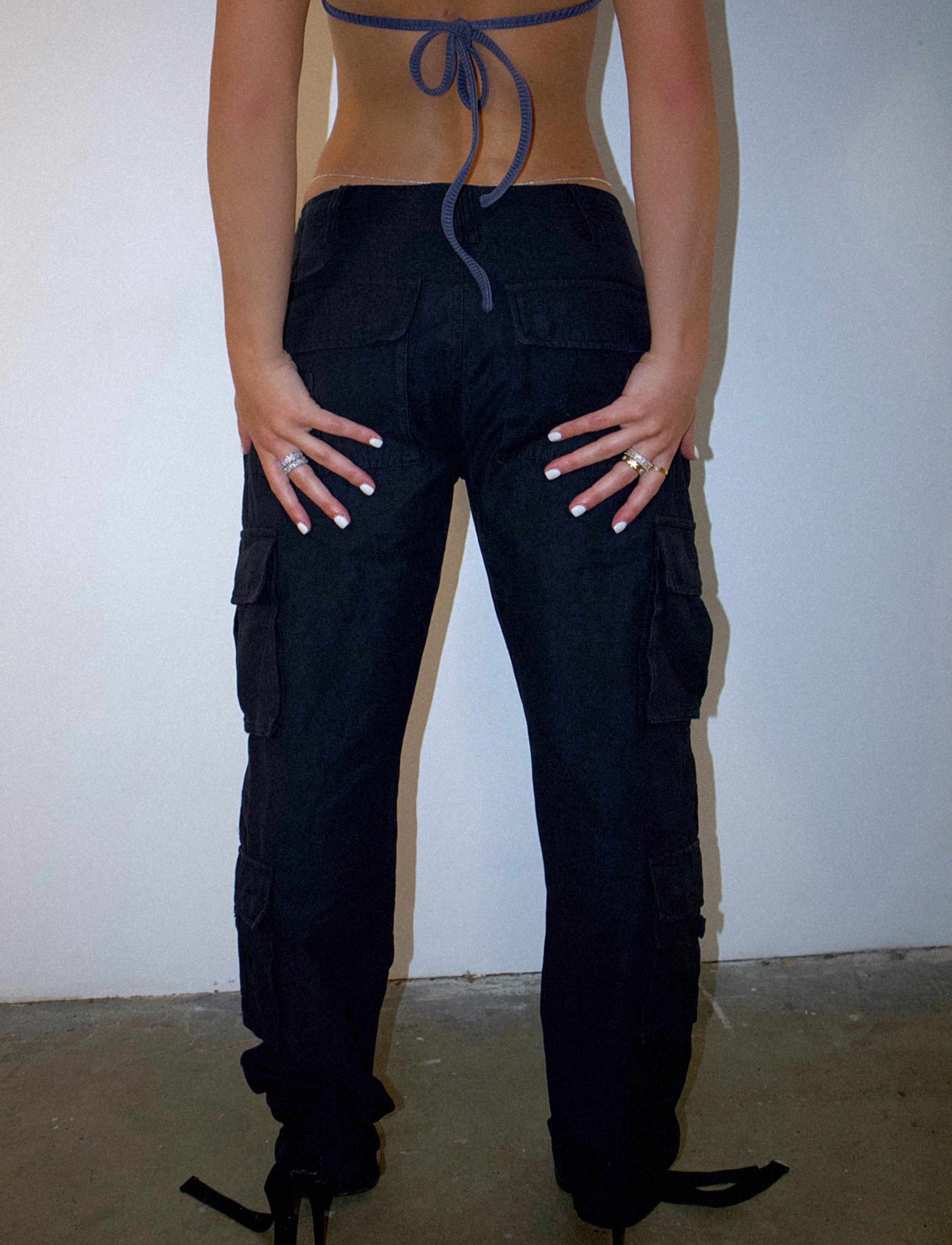 BLACK CARGO PANTS